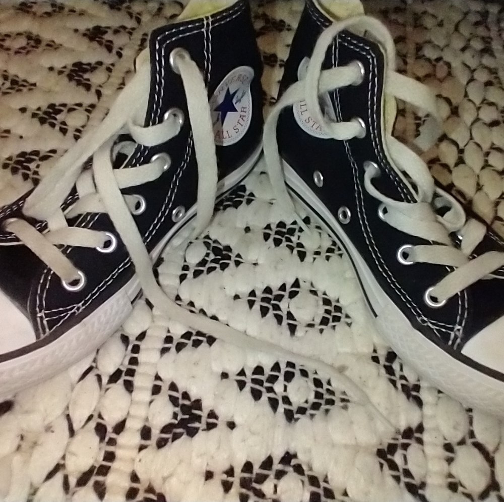 Converse - Picture 2 of 3